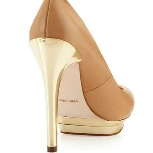 BCBG Nude heels